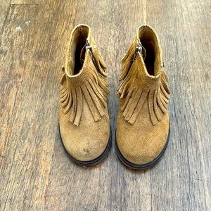 Zara baby lightly worn moccasin booties! Size 20 or 1 year